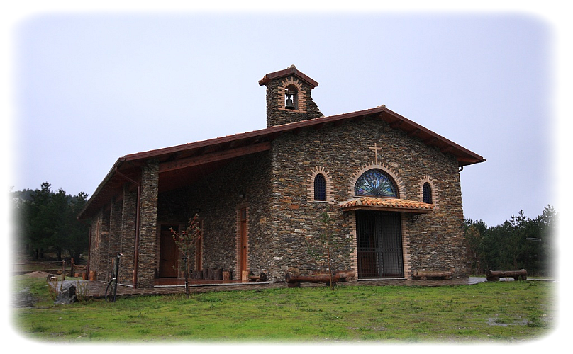Aritzo chiesa in pietra di Santa Maria della Neve.