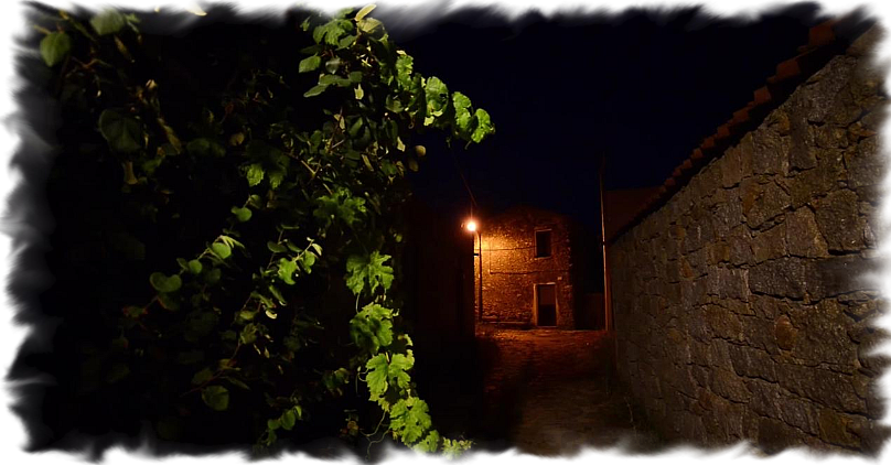 Particolare notturno della frazione vicino a Nuoro Lollove.