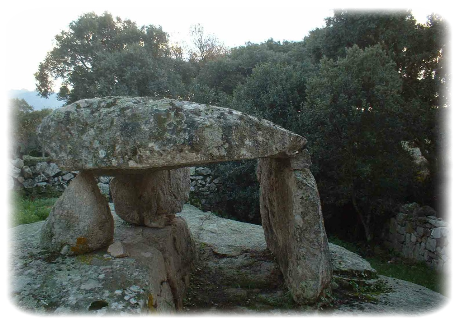 Luras dolmen Billella, informazioni Turistiche e Storiche sul comune di Luras in provincia di Olbia Tempio, come arrivare.