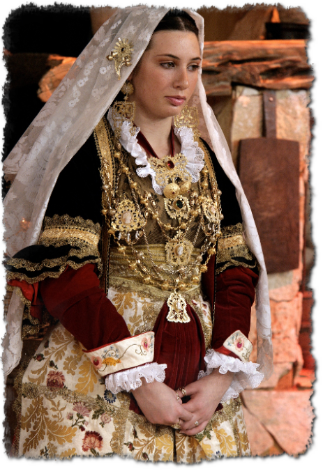 Oreficeria in filigrana, Costume femminile sardo 