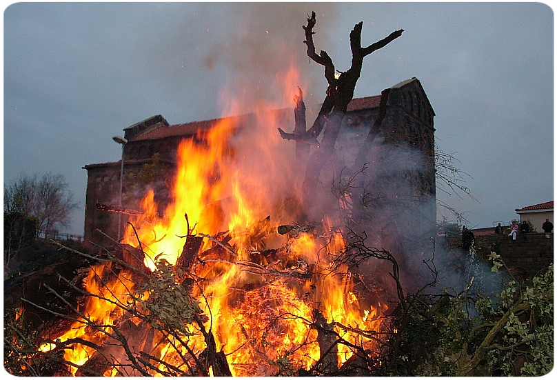 Feste Sagre e Manifestazioni Sacre a Ottana. Feste Sagre e Manifestazioni Sacre a Ottana.