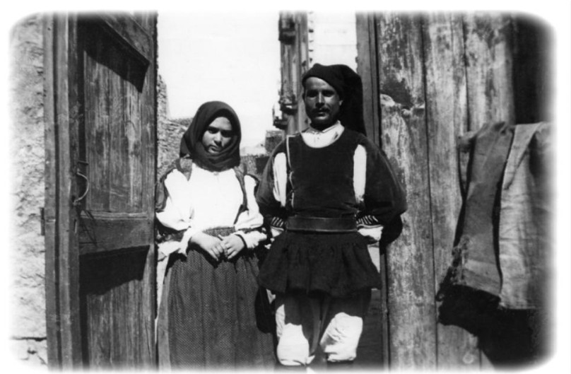Sposi Nuoresi foto storica del 1900